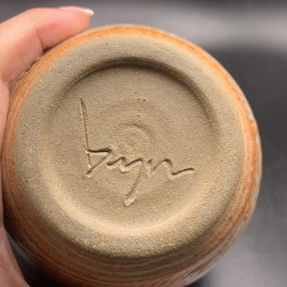 Pottery Studio Signed Small Pot - Picture 5 of 6